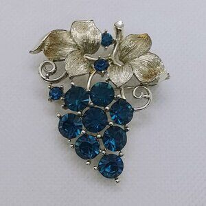 Vtg Signed Lisner Blue Rhinestone Grape Cluster Brooch